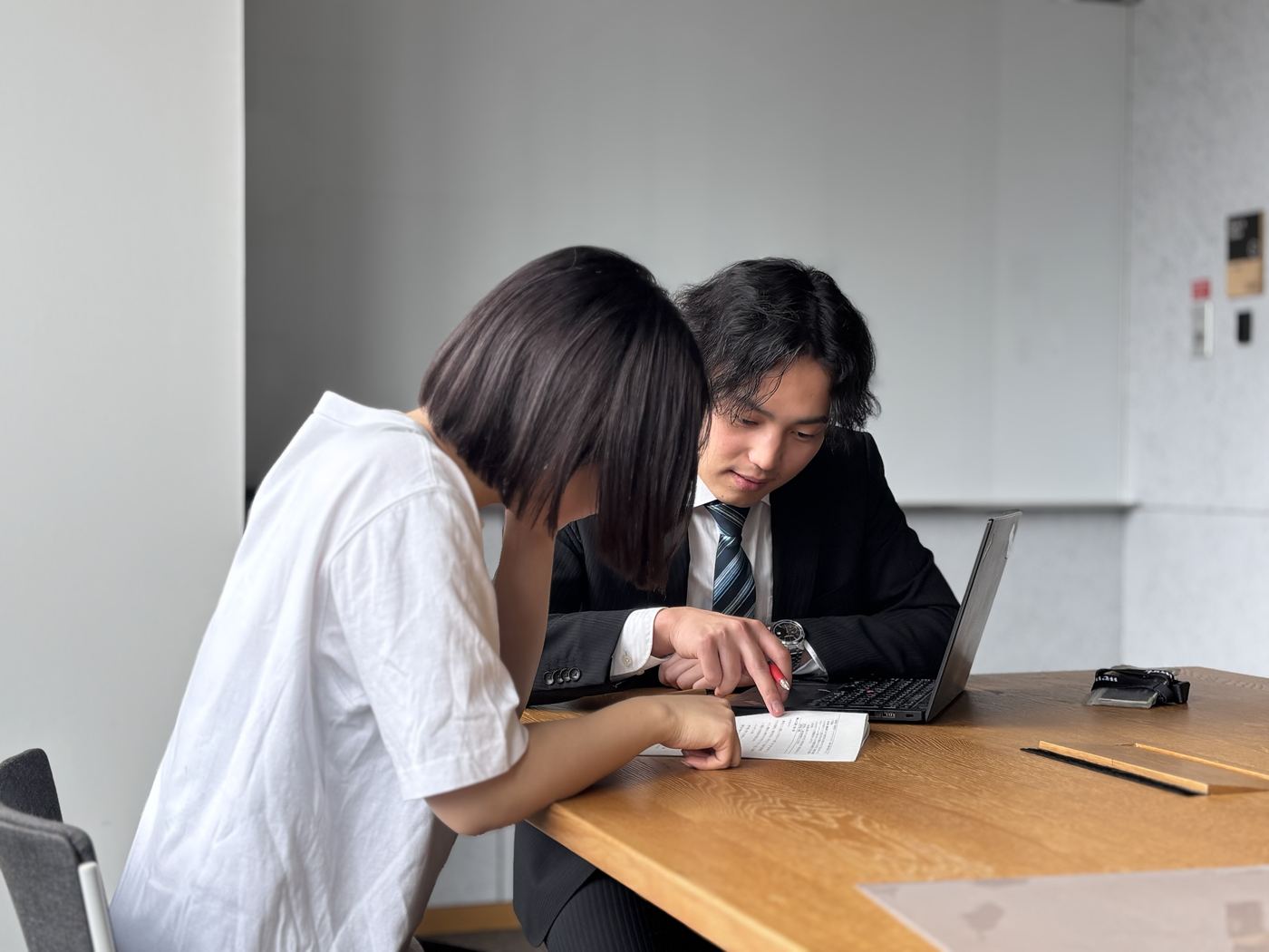 1on1でアドバイスをするHRDXメンバー
